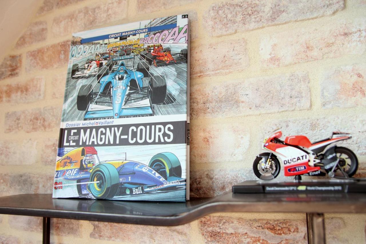 Le Circuit - Tout Simplement: Confort! Cosne-Cours-Sur-Loire Exterior photo